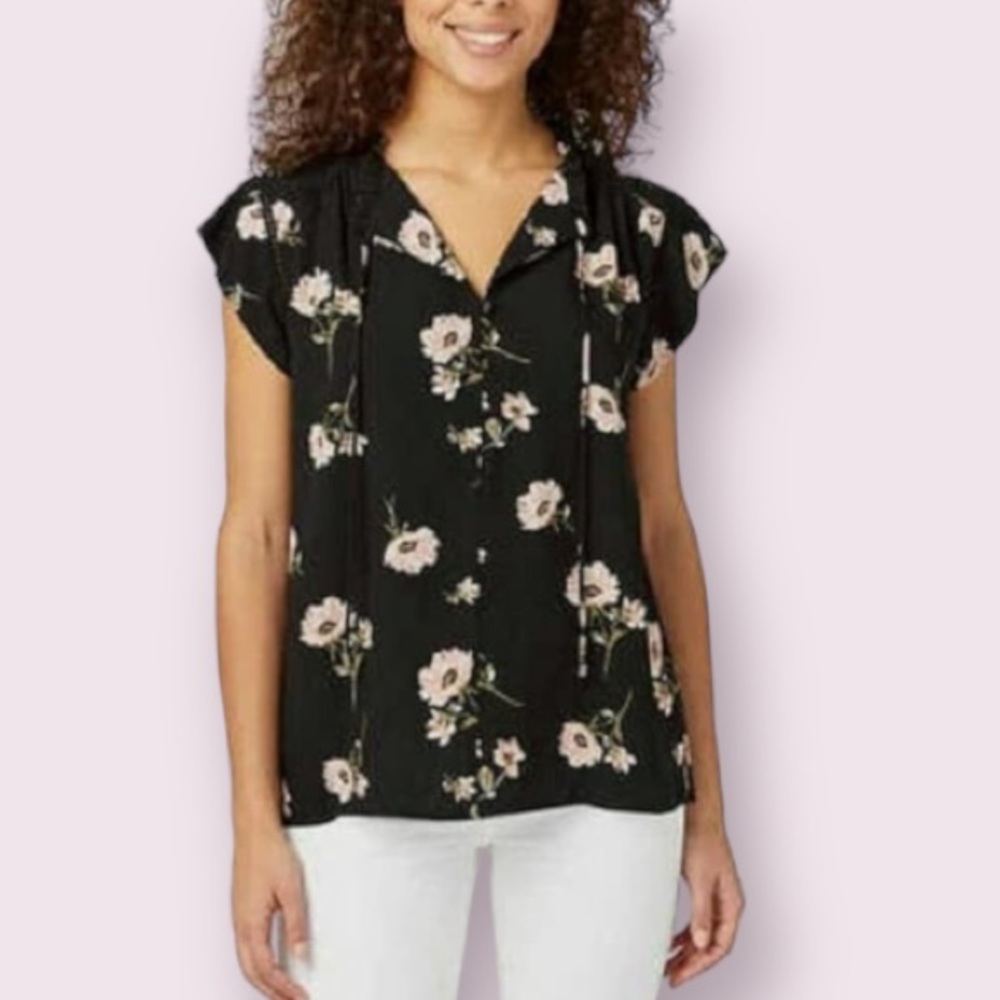 Buffalo David Bitton Flutter Sleeve Floral Top in Black Poppy